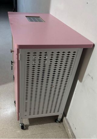 Mesa manicurista rosa  Se vende mesa de manicura