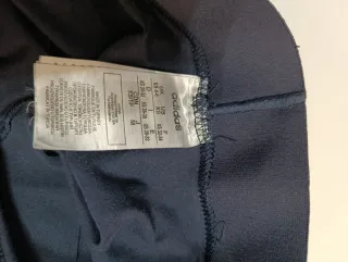 Pantalón deportivo Adidas chica. Color azul oscuro