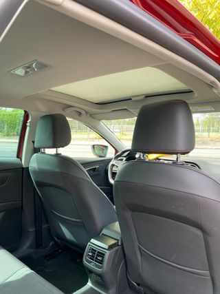 SEAT Leon FR plus 2.0 TDI 150 cv año 2018 techo