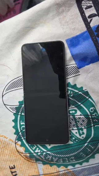 Samsung Galaxy Z Flip6 + Cargador Inalámbrico