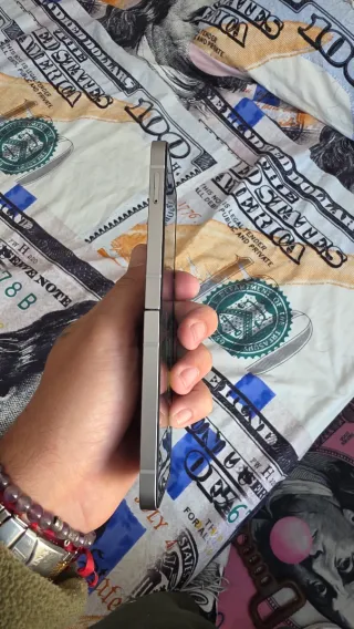 Samsung Galaxy Z Flip6 + Cargador Inalámbrico