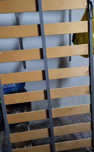 Somier de madera y metal