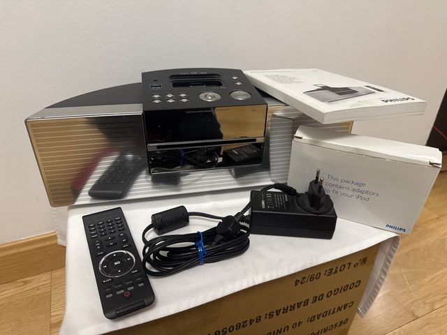 Reproductor Philips DCM230 con mando y adaptadores