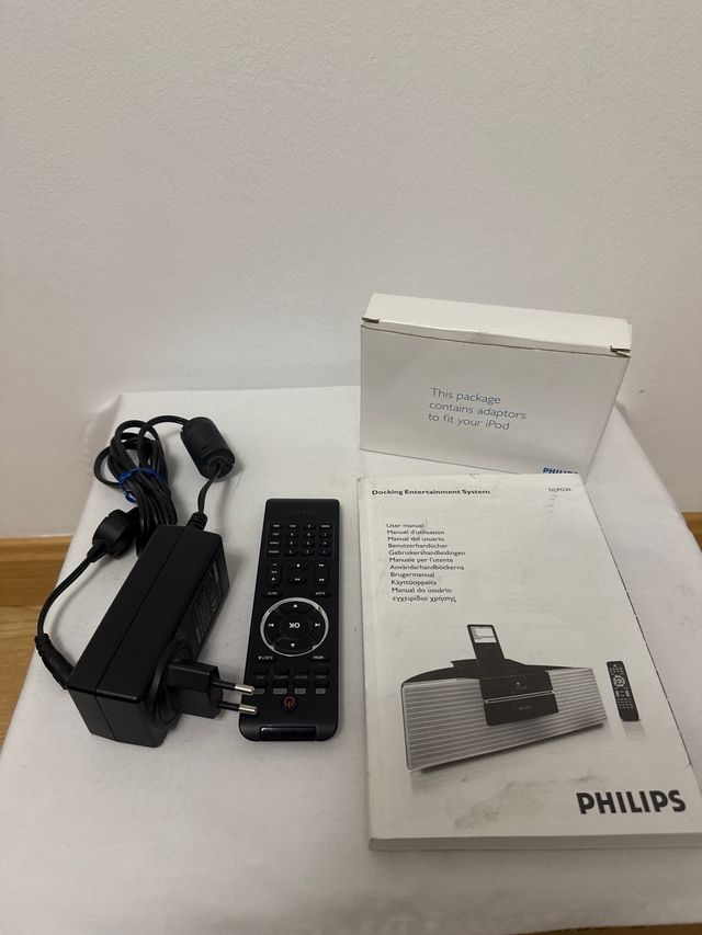 Reproductor Philips DCM230 con mando y adaptadores