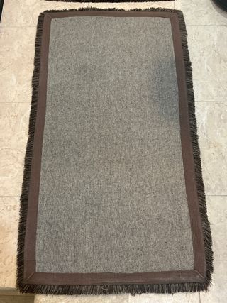 Tappeti marroni in pelo di lana