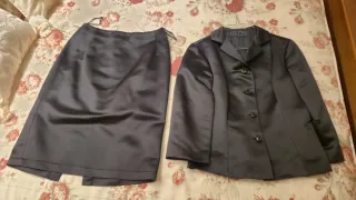Chaqueta y falda de raso