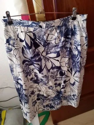 Conjunto de mujer floral azul y blanco