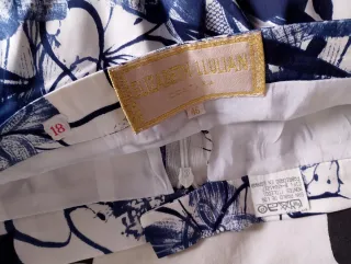 Conjunto de mujer floral azul y blanco