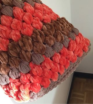 Tracollina uncinetto ciniglia marrone arancio