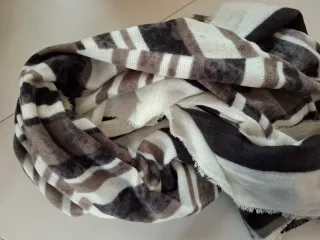 Chal bufanda Zara rayas blanco y negro