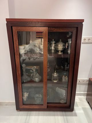 Vitrina Comedor Madera con puertas de Cristal