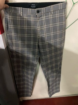 Pantalón cuadros Bershka gris