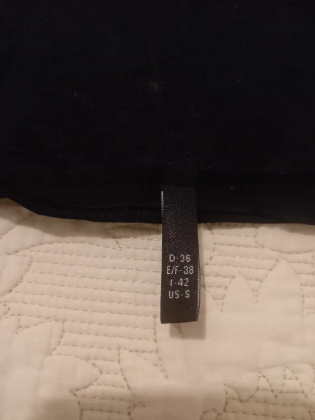 Camiseta negra manga corta Amisu