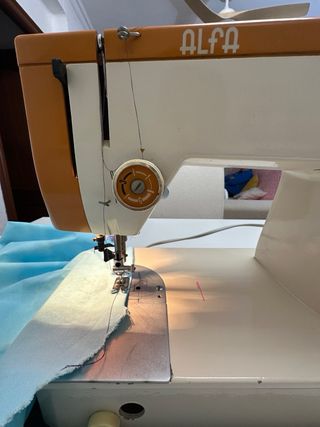 Máquina de coser Alfa Superautomática 1680