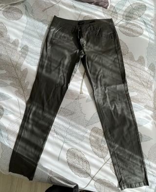 Pantalón efecto piel gris Javier Simorra T.44