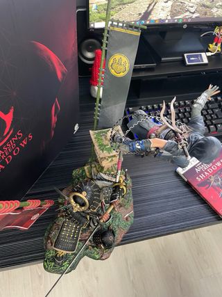 Figura Assassin's Creed Shadows PS5 + Juego