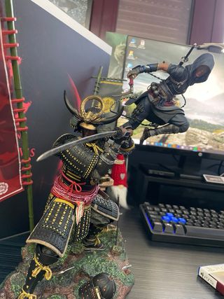 Figura Assassin's Creed Shadows PS5 + Juego