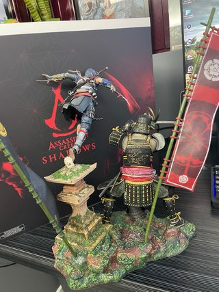 Figura Assassin's Creed Shadows PS5 + Juego