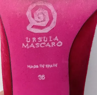 Zapatos de tacón carmesí Ursula Mascaró