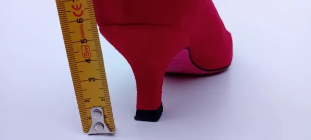 Zapatos de tacón carmesí Ursula Mascaró