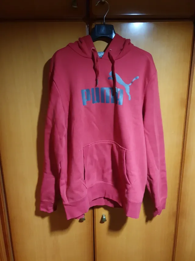 Sudadera Puma con capucha roja