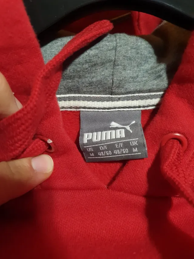 Sudadera Puma con capucha roja
