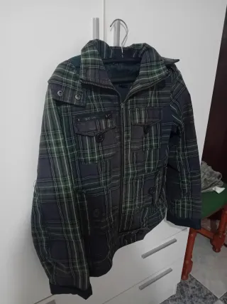 Abrigo a cuadros verde y negro Mango Casual