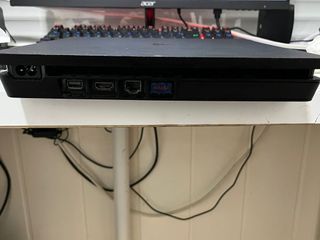 PS4 500GB + 2 Juegos: The Crew 2 y Far Cry Primal