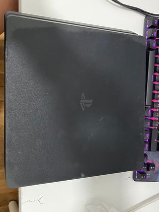 PS4 500GB + 2 Juegos: The Crew 2 y Far Cry Primal