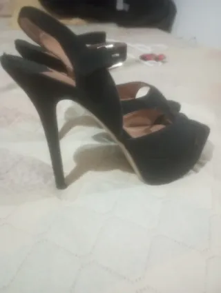 Zapatos de tacón negros
