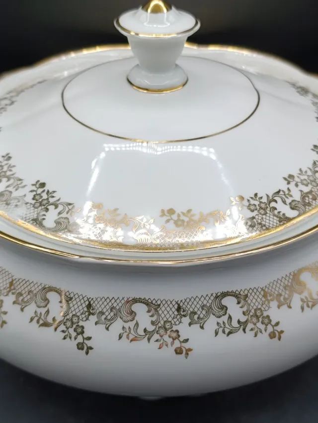 Sopera porcelana francesa Bayona