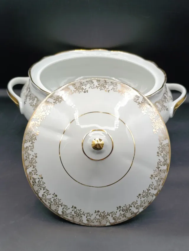 Sopera porcelana francesa Bayona