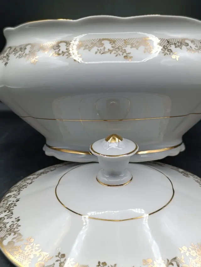 Sopera porcelana francesa Bayona