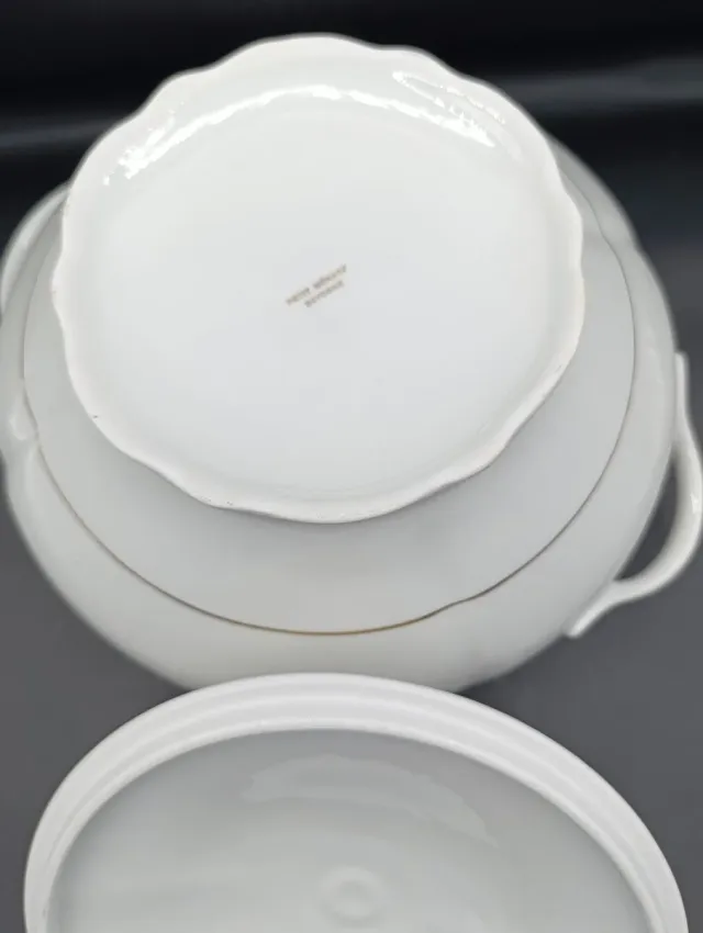 Sopera porcelana francesa Bayona