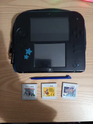 Nintendo 2DS con Funda y 3 Juegos