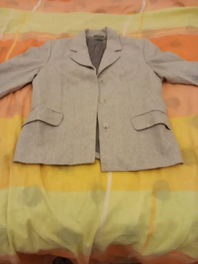 Blazer beige y gris
