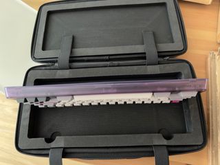 Teclado Mecánico Púrpura y Blanco