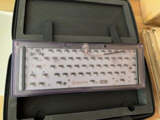 Teclado Mecánico Púrpura y Blanco