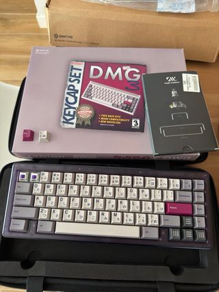 Teclado Mecánico Púrpura y Blanco