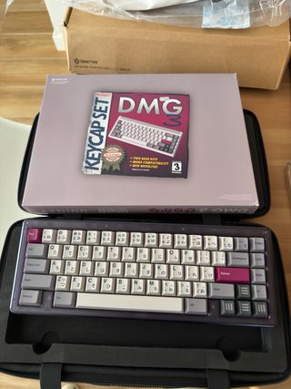 Teclado Mecánico Púrpura y Blanco