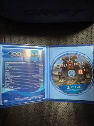 Consola PS4 + mando + 6 Juegos