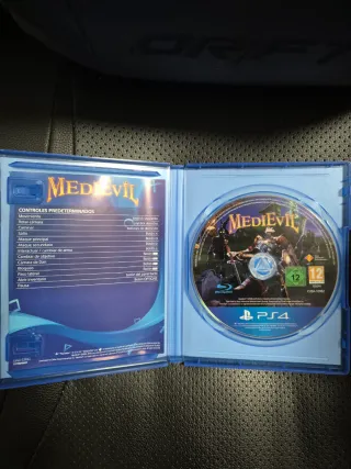 Consola PS4 + mando + 6 Juegos