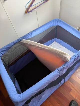 Cuna de Viaje BabyBjörn Light + Colchón