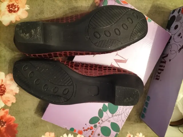 Zapatos de piel granate a estrenar