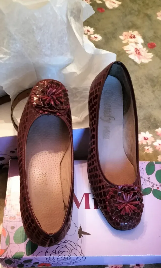 Zapatos de piel granate a estrenar