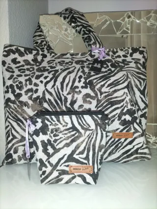 Conjunto bolso y neceser Mi&Lu estampado animal
