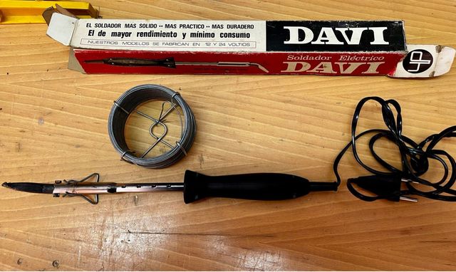 Soldador Eléctrico DAVI + Rollo Estaño