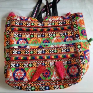 Bolso tipo shopper bordado multicolor