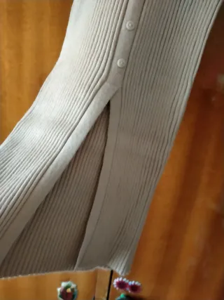 Falda beige de punto sin estrenar