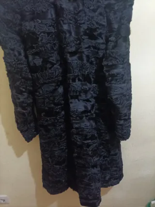 Abrigo Negro Garras Astrakán